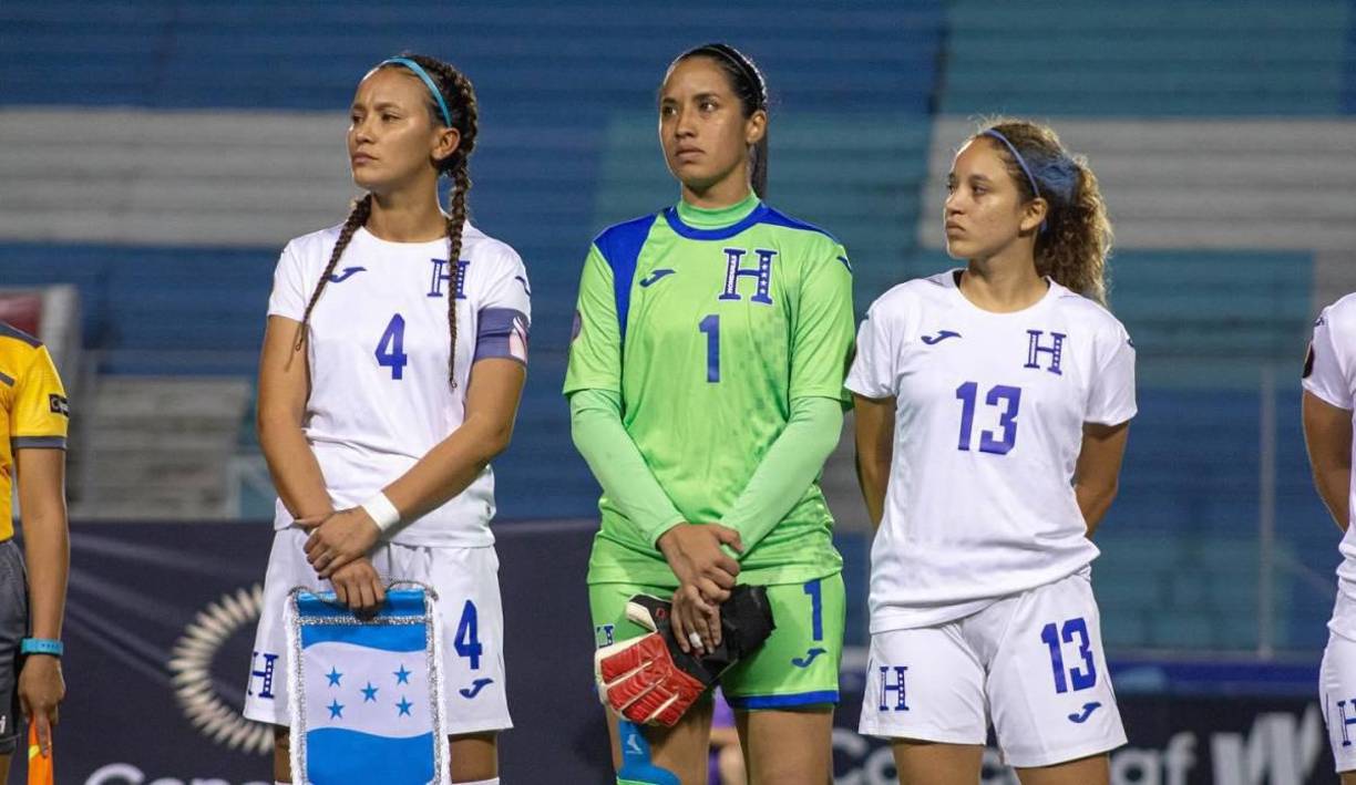 Madeline actualmente es la portera del Olimpia femenino, lo cual le ha permitido también defender el arco de la Selección de Honduras.