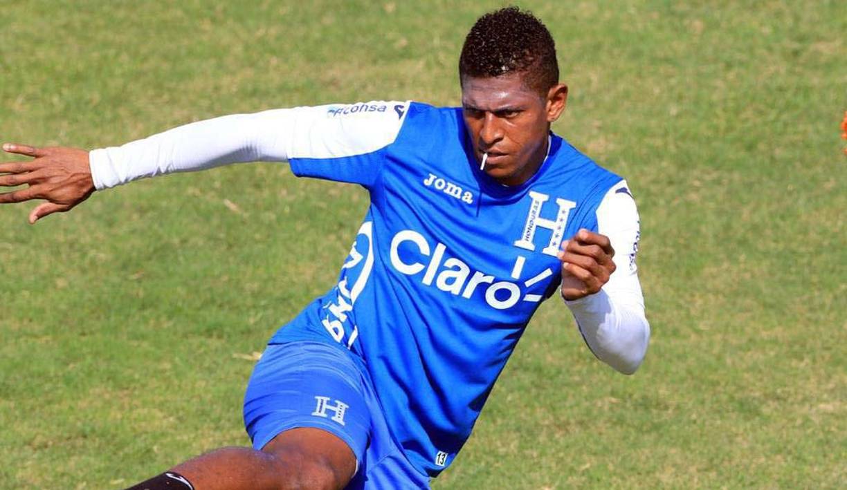 Carlo Costly: El presidente del Victoria señaló que el experimentado delantero hondureño podría llegar a las filas del cuadro ceibeño para este 2022: “Tiene muchos deseos de venir y retirarse aquí”, señaló.