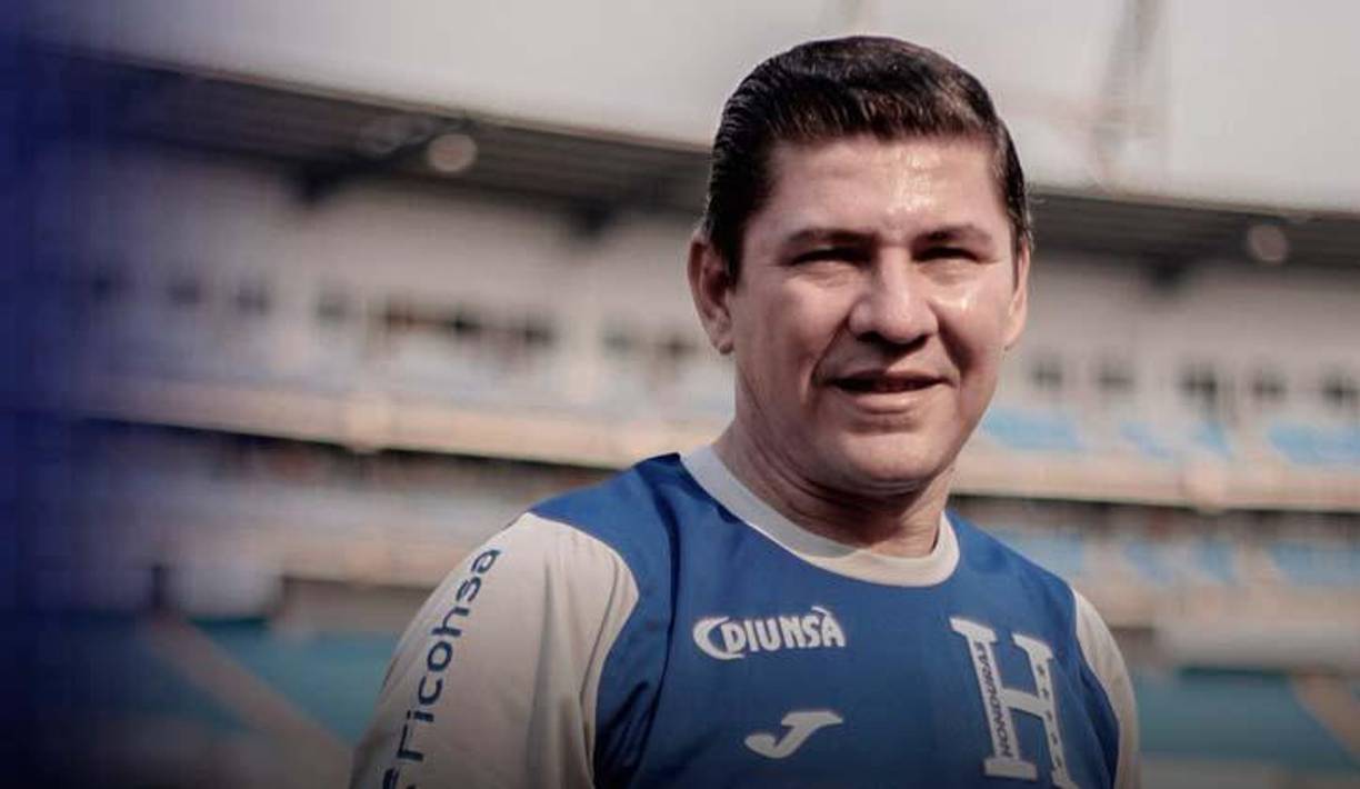 Arnold Cruz: El exdefensor central fue el asistente técnico de Fabián Coito y no descarta que siga como auxiliar en el banquillo de la H; aunque ahora sería la mano derecha del “Bolillo” Gómez.
