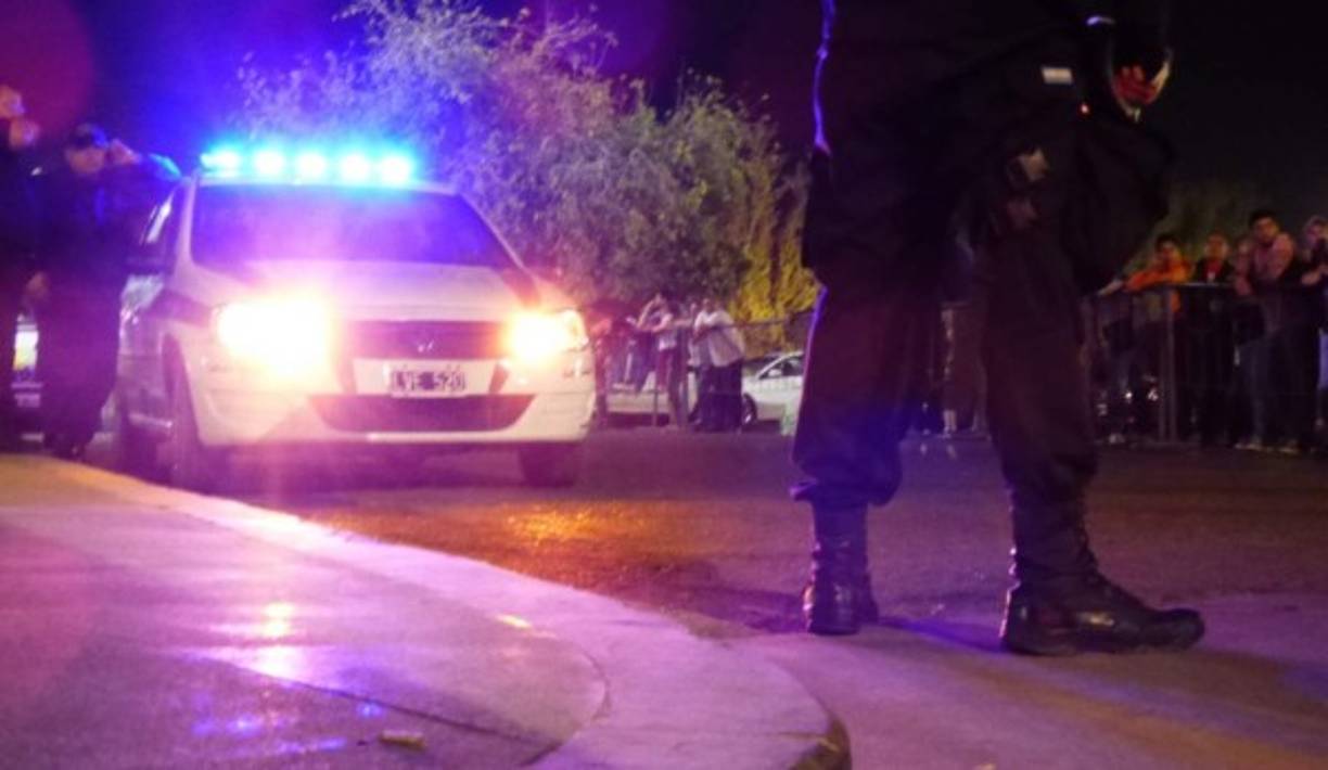 El hermano de la víctima dijo que la ahora detenida no se quiere hacer responsable. 'Ahora quiere echarle la culpa del asesinato a la amante. Queremos que quede detenida y que le den una condena como corresponde. El asesinato de mi hermano no puede quedar impune', relató.