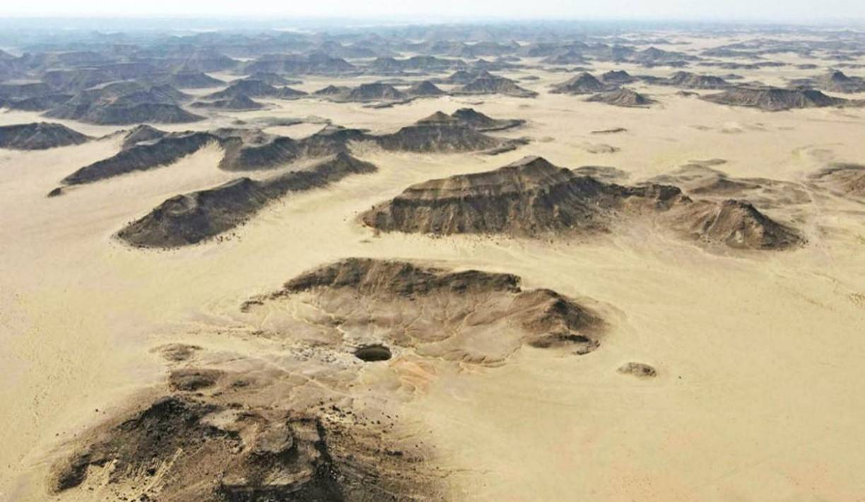 Se trata del famoso agujero de Barhout en Yemen, más conocido como el ‘Pozo del infierno’, una maravilla natural de 30 metros de ancho en la provincia de Al Mahra, en el sur de la península arábiga.