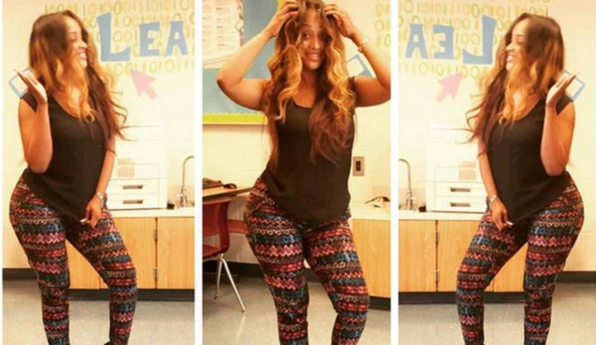 La sexy maestra ha causado polémica por sus atuendos para impartir clases.