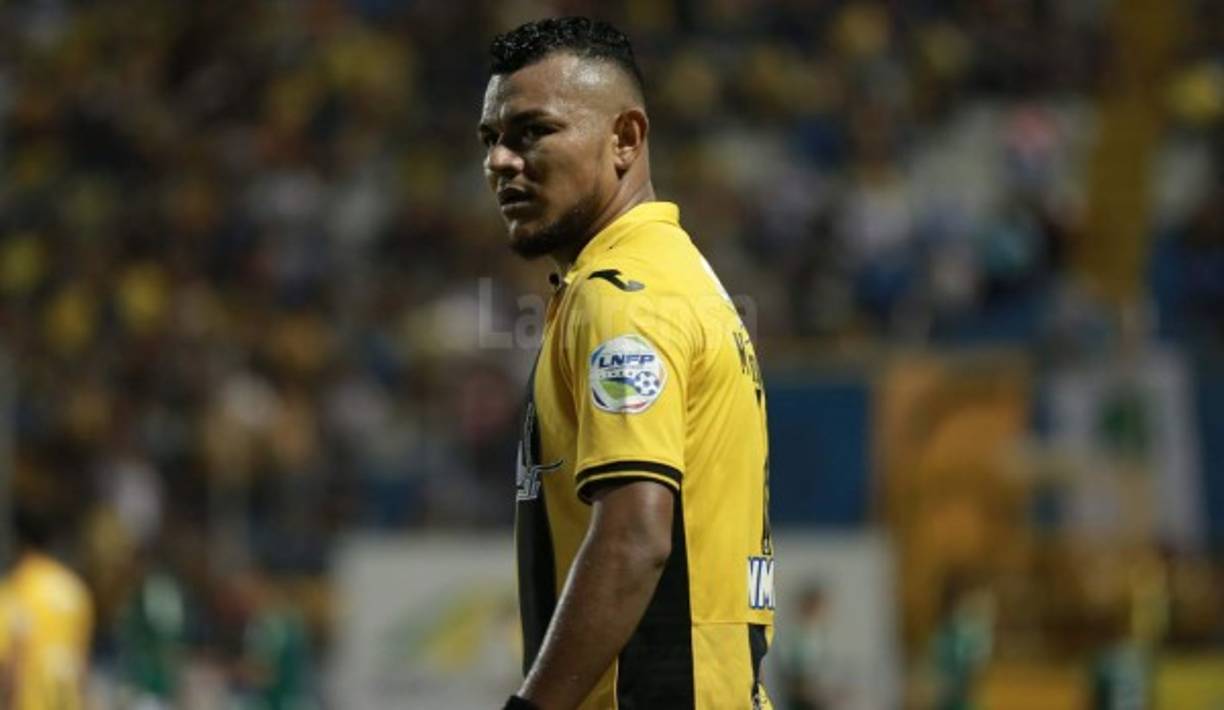 Mario Martínez: Fue dado de baja en Real España y desde hace varios años atrás su nombre ha sido vinculado al Olimpia. Aunque cabe señalar que el mediocampista cuenta con ofertas de Egipto, por lo que está complicado que llegue al club albo.