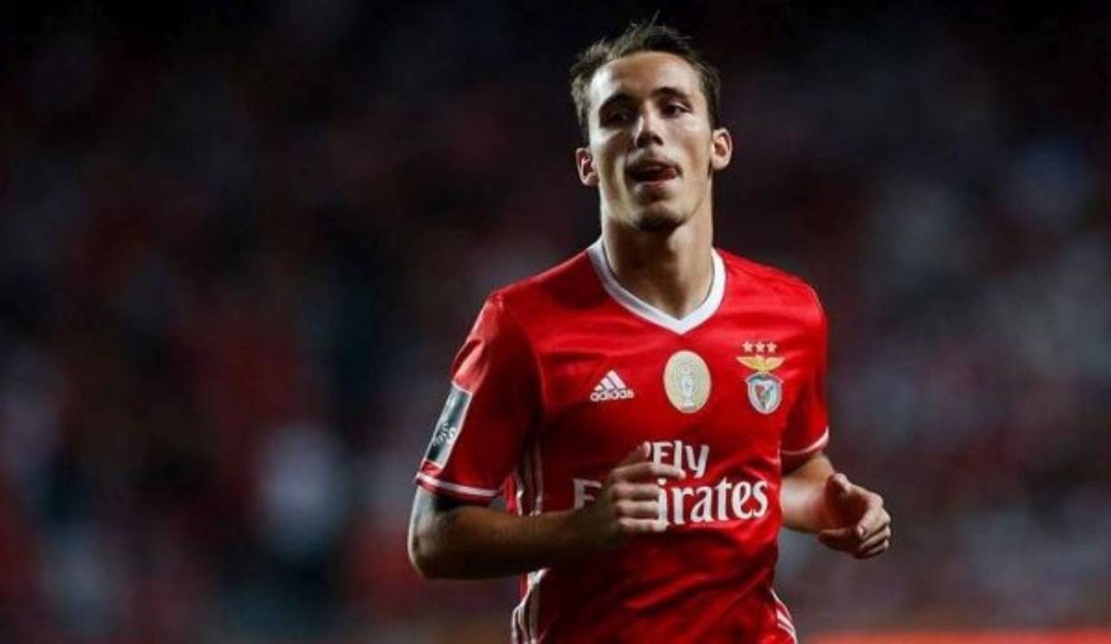 DORTMUND, GERMANY - FEBRUARY 18: Pierre-Emerick Aubameyang of Dortmund looks on during the Bundesliga match between Borussia Dortmund and VfL Wolfsburg at Signal Iduna Park on February 18, 2017 in Dortmund, Germany. (Photo by TF-Images/Getty Images)