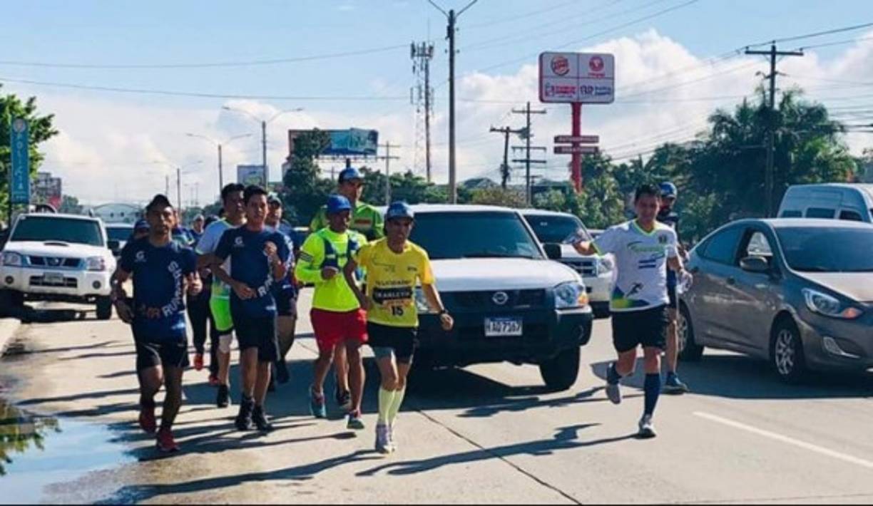 José Zelaya es un sampedrano de 47 años que participó en la ultramaratón de 100 kilómetros.