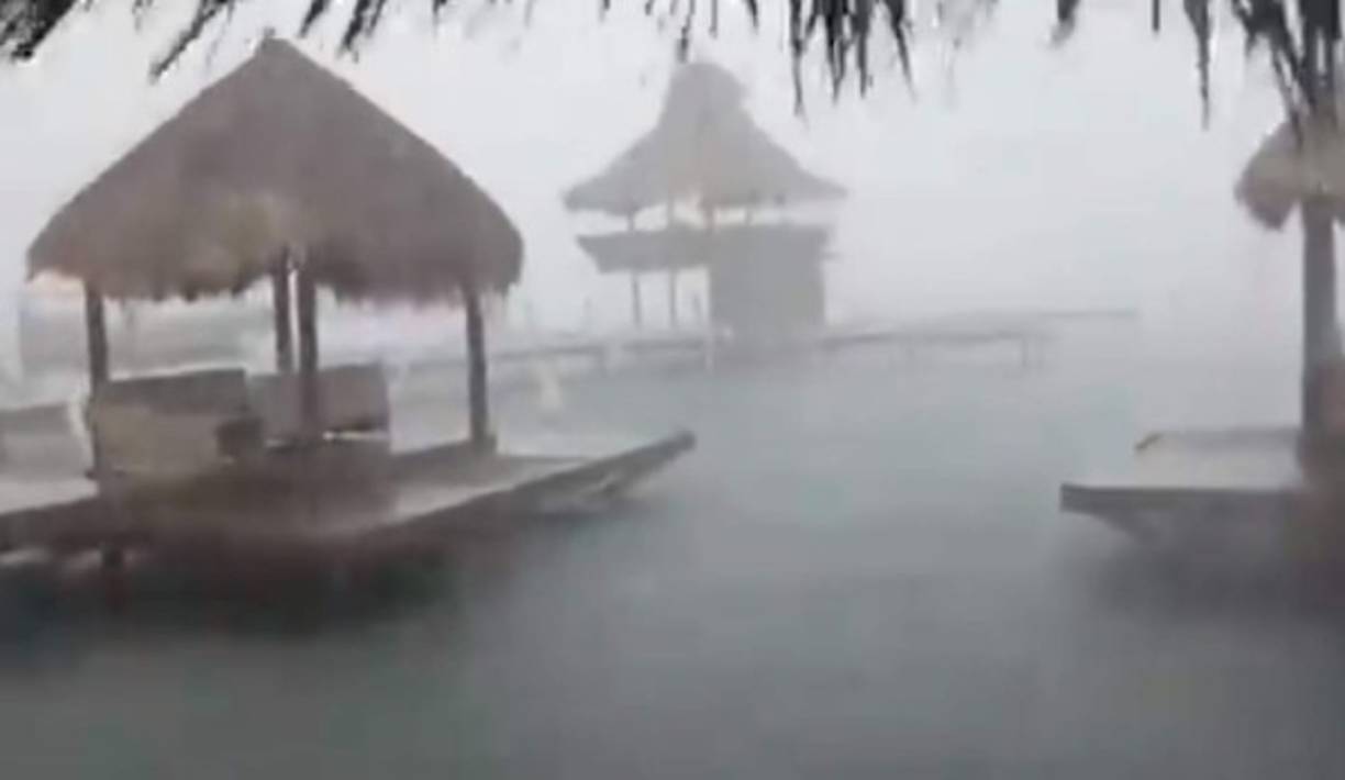 El Gobierno de Honduras ha emitido un aviso de Tormenta Tropical para la Isla Roatán y las Islas de la Bahía.