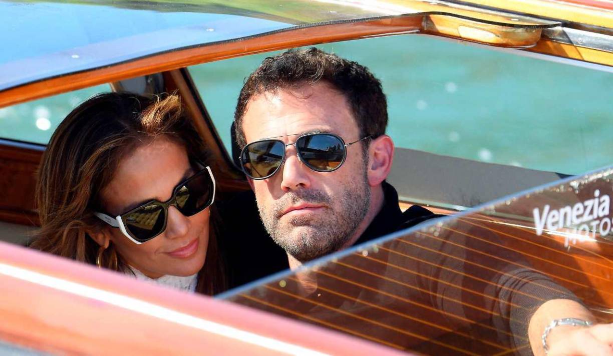 Tras su separación, Jennifer Garner y Ben Affleck decidieron continuar con sus respectivas vidas amorosas; y mientras mantiene una relación con el empresario John Miller, el actor, quien dio vida a Batman, decidió darse una segunda oportunidad con Jennifer López, con quien se casó a principios de este mes.
