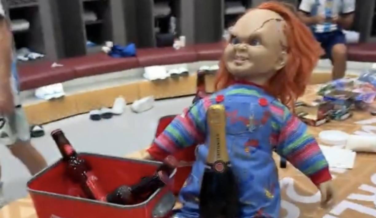 El muñeco Chucky se ha transformado en una <b>cábala para la Selección Argentina desde hace un par de años</b> . En el Mundial de Qatar no fue la excepción.
