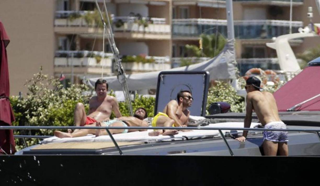 CR7 fue captado por algunos medios disfrutando del sol.