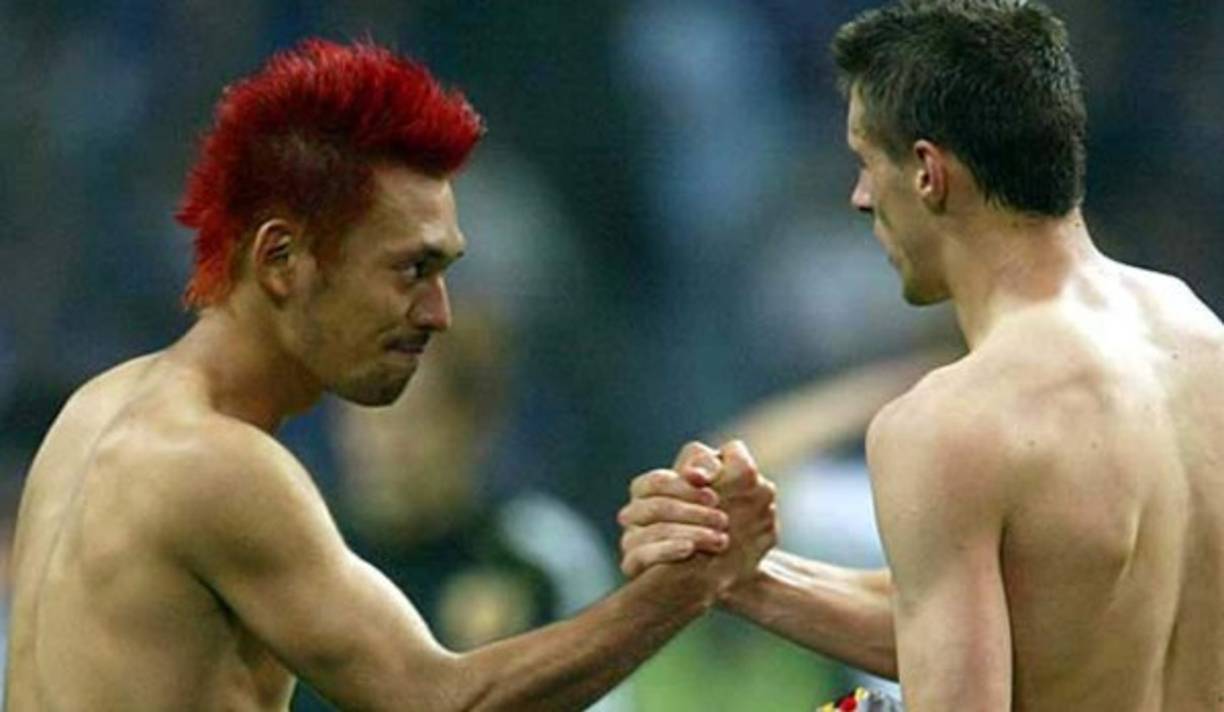 Kazuyuki Toda. Este es del planeta Vegeta, no de Japón. Se tiñó de rojo para disimular.