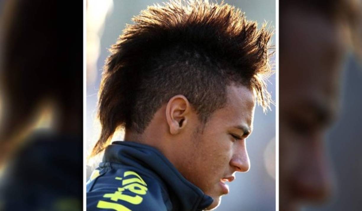 En una de las etapas de Neymar cuando era un Super Sayanin.