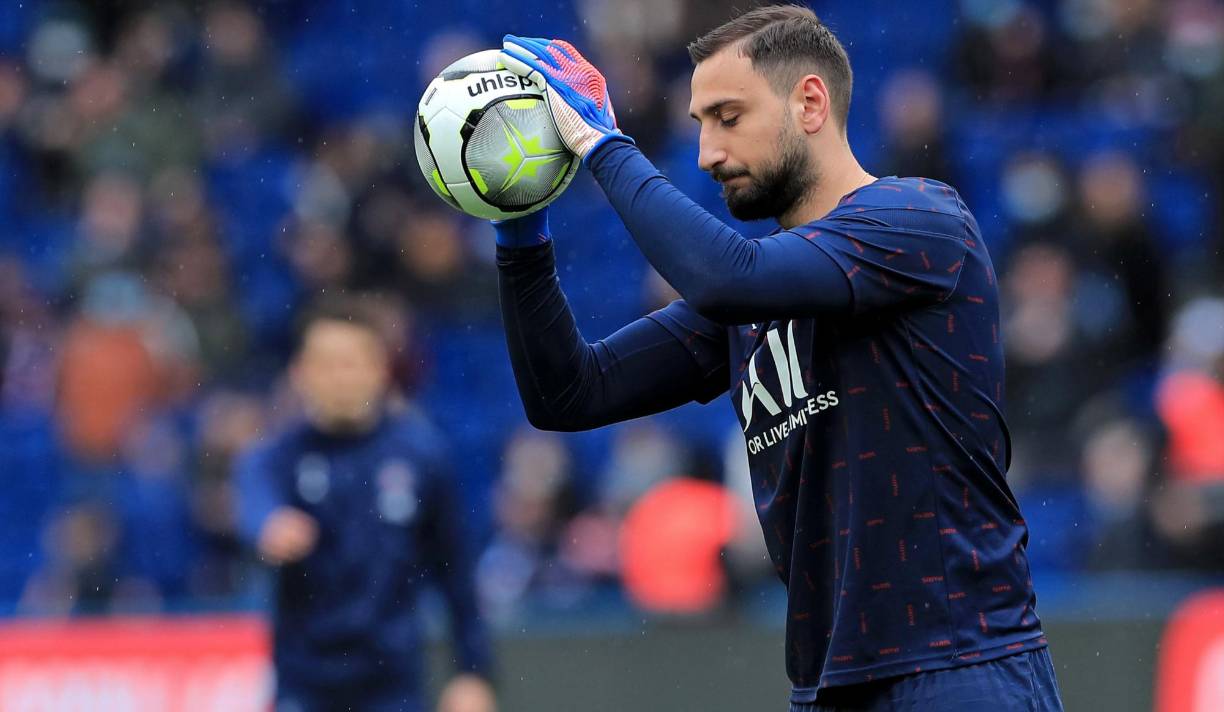 El italiano Gianluigi Donnarumma volvió al banquillo de suplentes luego que fue un desastre en el Santiago Bernabéu.
