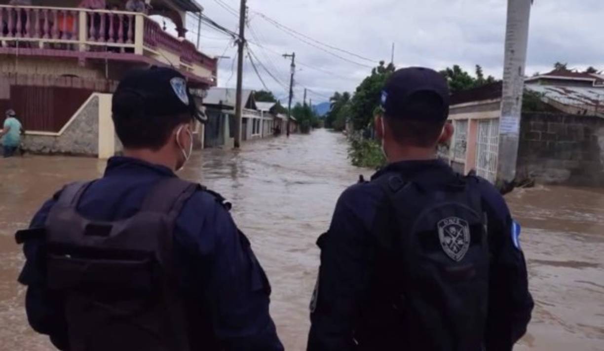 En una entrevista posterior a las tormentas Eta y Iota reveló que su trabajo lo desempeñaba por vocación de servicio y para ayudar a las personas que más lo necesitan.