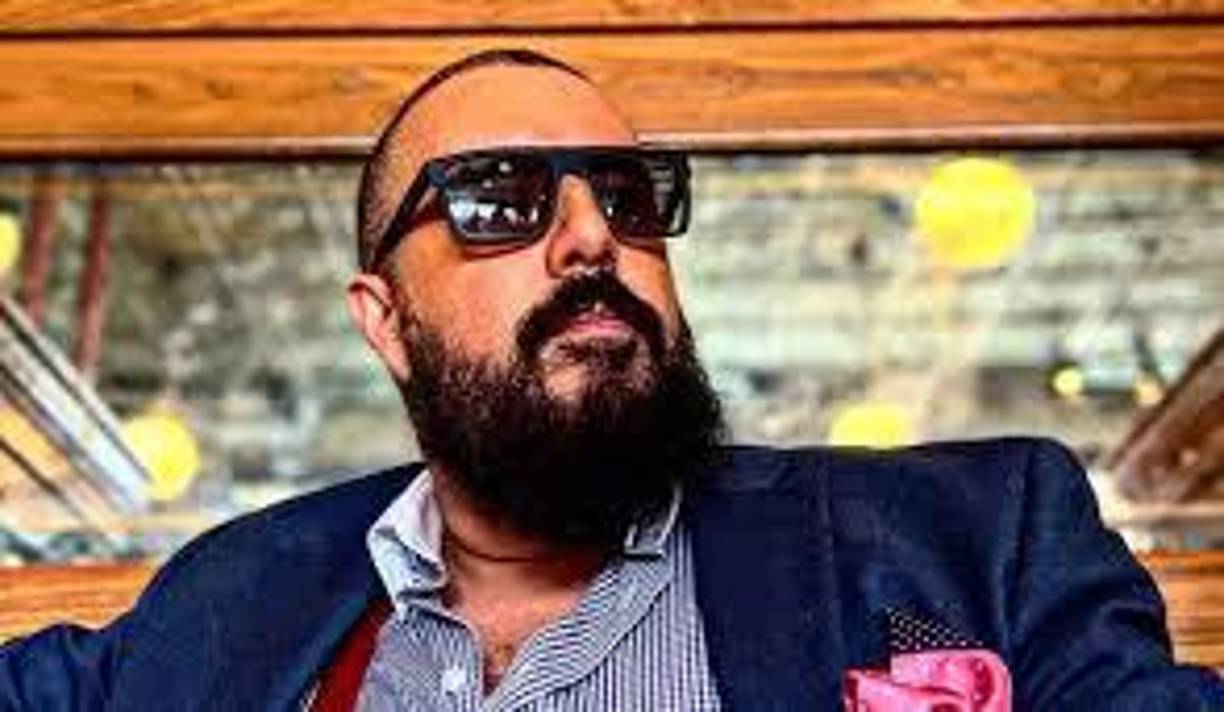 Álvaro Morales es un comentarista deportivo mexicano, nacido en Guatemala, trabaja en ESPN.