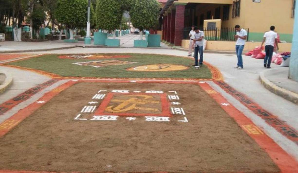 El municipio de El Paraíso también contó con las tradicionales alfombras.