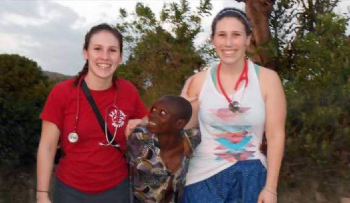 La Universidad Johns Hopkins con sede en Baltimore, que lleva el recuento de referencia, informó que 200.182 estadounidenses murieron y 6,86 millones se infectaron con el nuevo coronavirus.