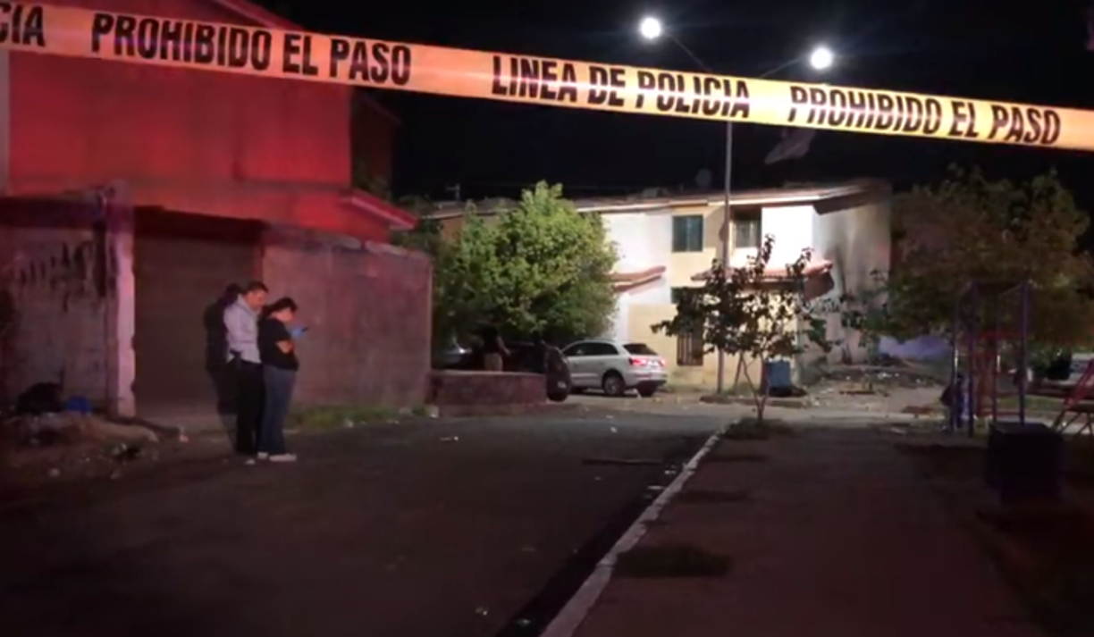  La Policía investiga si pretendían robarle la camioneta o fue una equivocación.