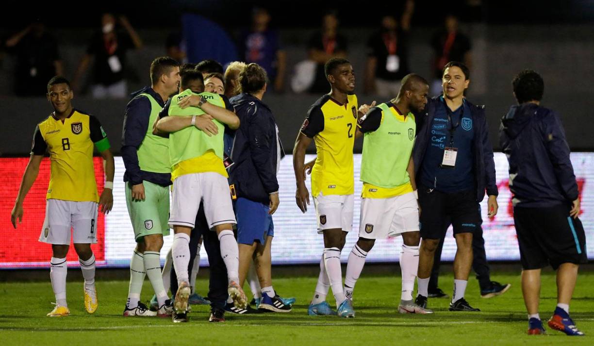 Ecuador - La selección ecuatoriana se clasificó en la penúltima jornada de las eliminatorias de la Conmebol pese a perder (3-1) contra Paraguay. Será su cuarta participación en un Mundial tras 2002, 2006 y 2014.