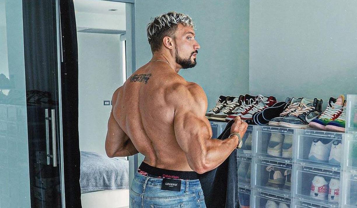 Lindner había vivido durante años una exitosa carrera de influencer fittness, en donde compartía el día a día con sus seguidores, en Instagram.