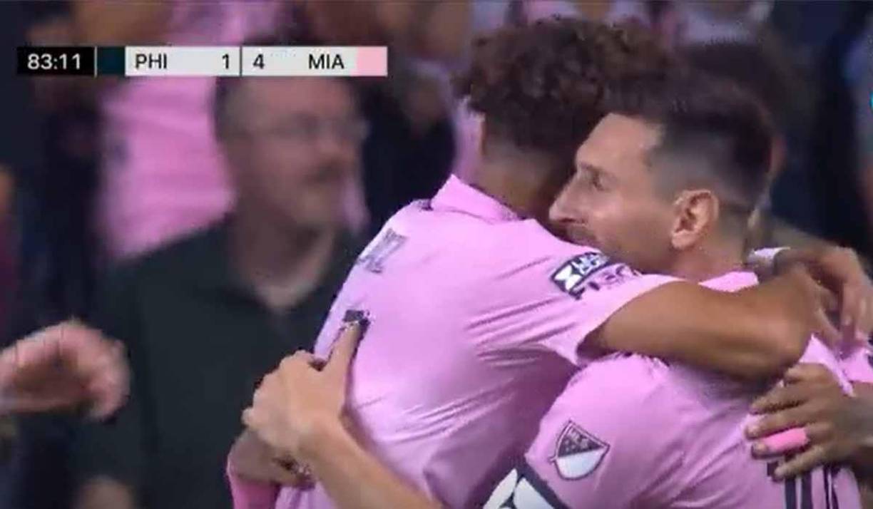 Y a los 83 minutos el hondureño David Ruiz anotó su primer gol con el Inter Miami en la Leagues Cup 2023. Messi sorprendió ya que inmediatamente le dio un abrazo. 