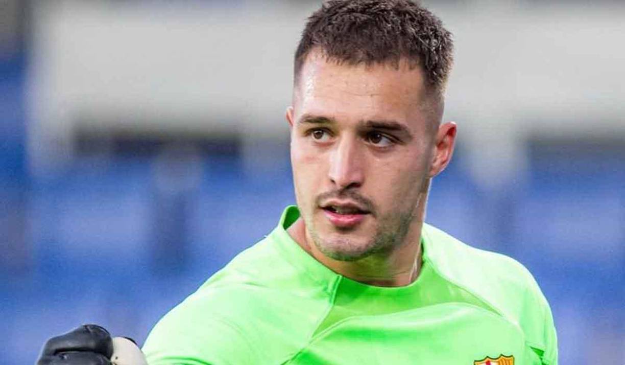 El portero Arnau Tenas se marcha del FC Barcelona. Se va por la falta de minutos. 