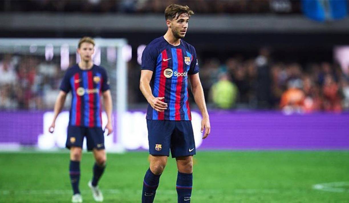 Nicolás González no sigue en el Barcelona ya que no entra en los planes de Xavi y su nuevo destino será el Oporto. Medios españoles indican que el traspaso será de 10 millones de euros.