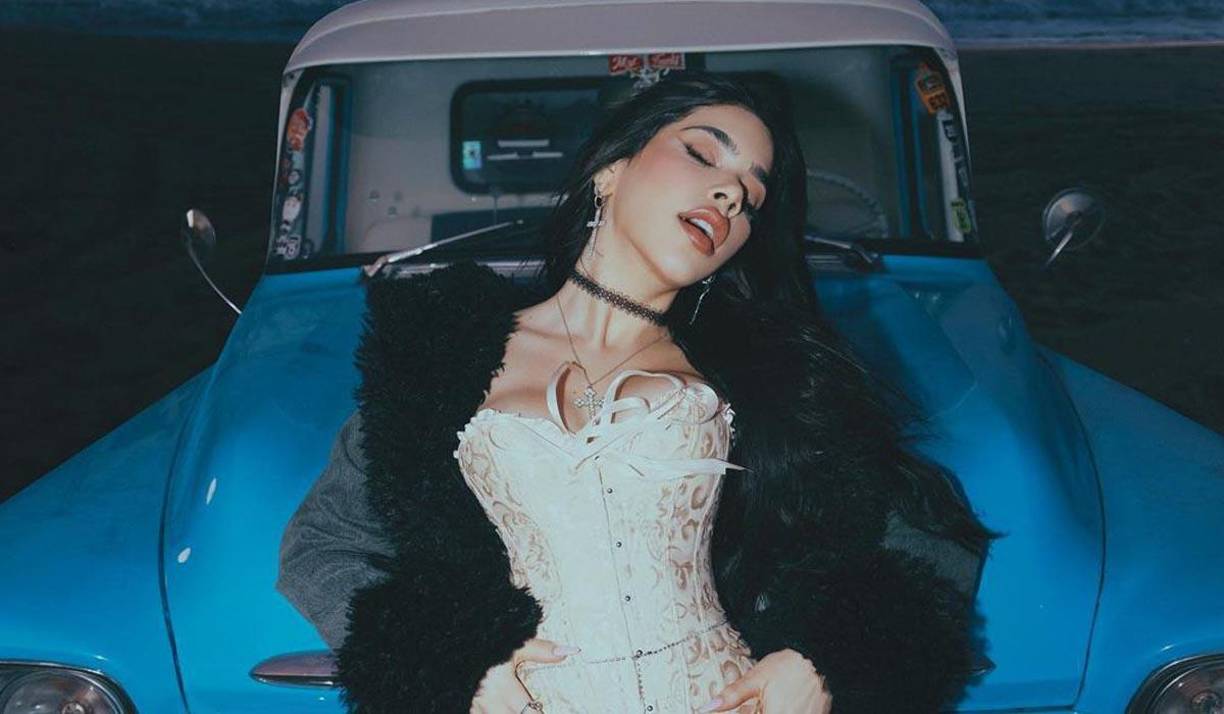 En agosto de 2018 publicó su sencillo debut “Por siempre”, firmando con el sello Lizos Music.