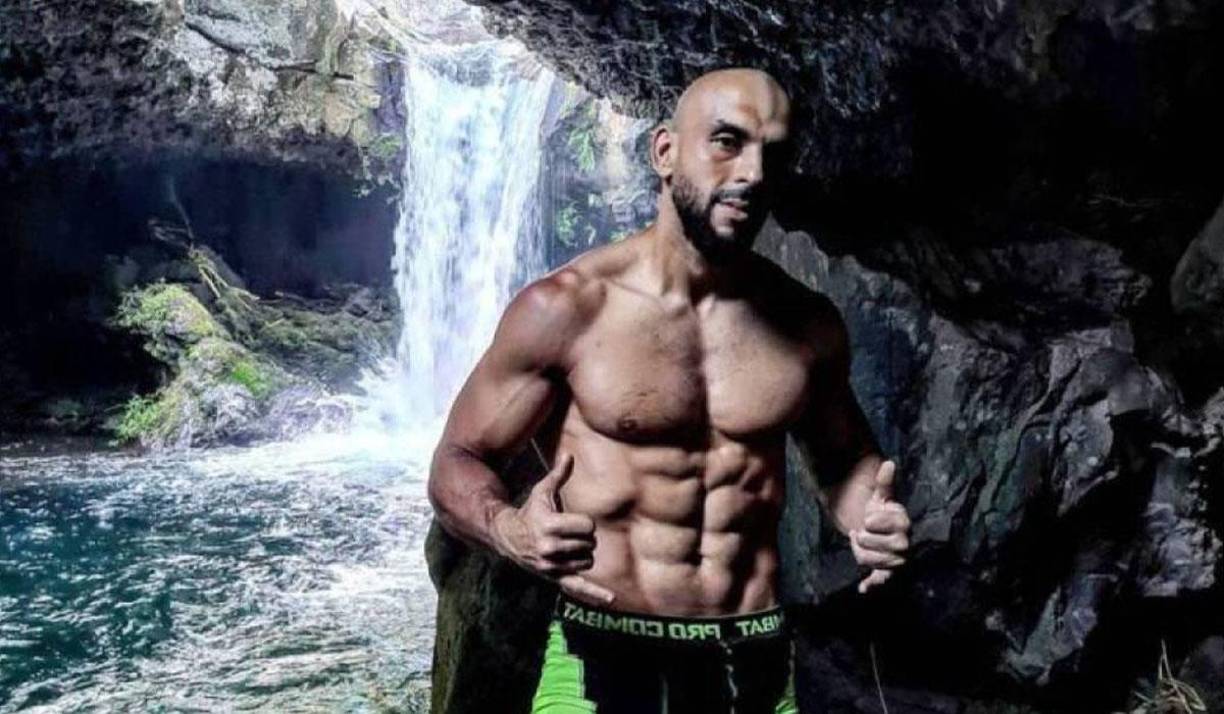 Además de haber pertenecido a la Marina estadounidense, practica artes marciales mixtas. A eso se le agrega que es experto en taekwondo y boxeo