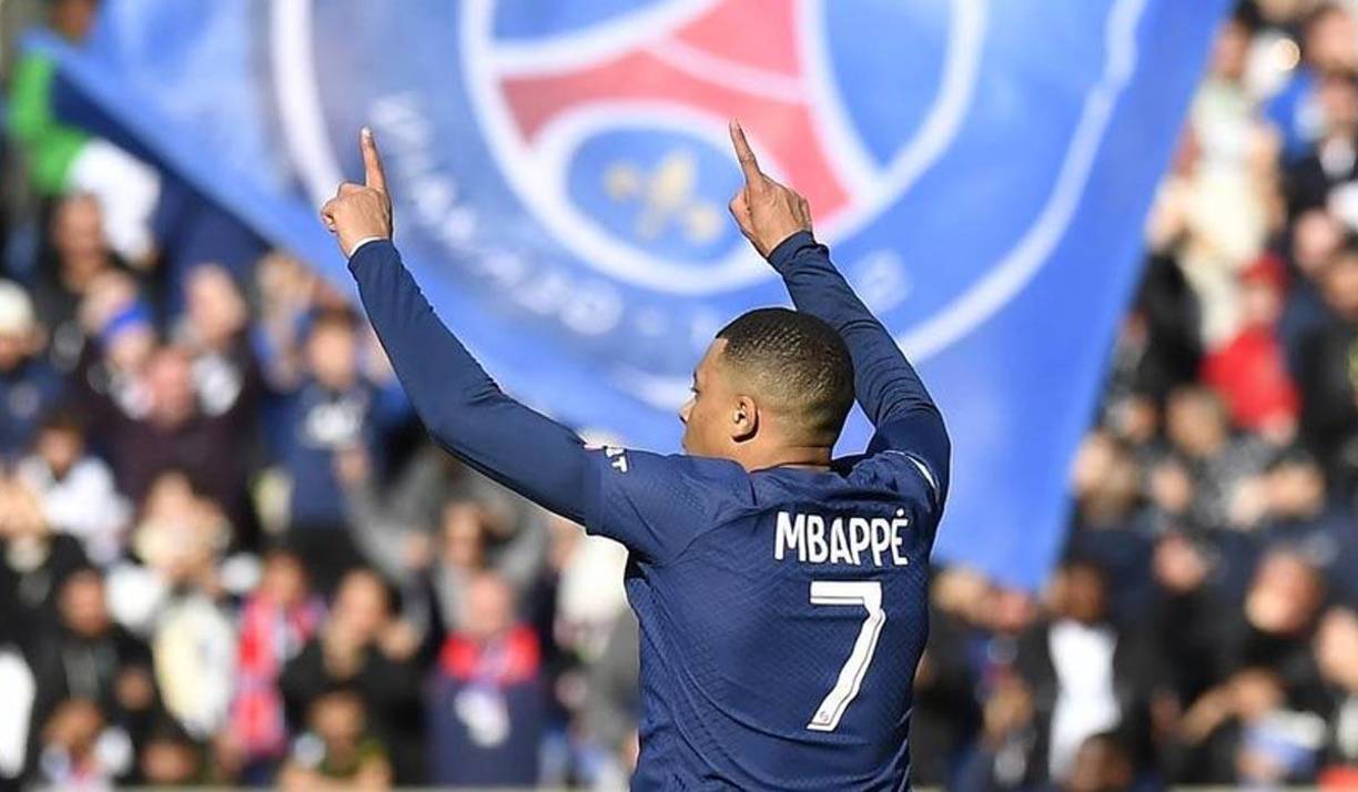 El PSG ha intentado ahorrarse pagarle la prima de fidelidad, con medidas tan claras como descartarle de la gira por Japón y abriéndose a recibir ofertas de otros clubes que le permitan ingresar dinero por la marcha del delantero, antes de que salga gratis y libre en el 30 de junio de 2024.