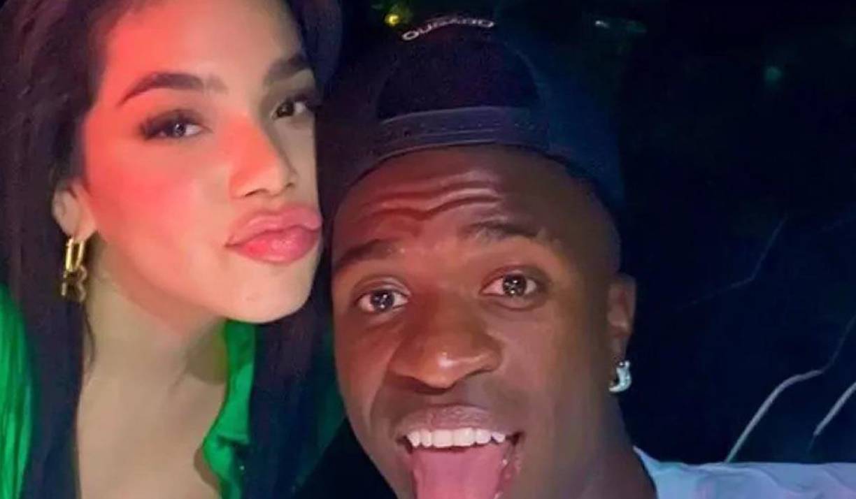 Vinicius ya no esconde su sentimiento por Kenia OS y lo demostró en sus redes sociales. 