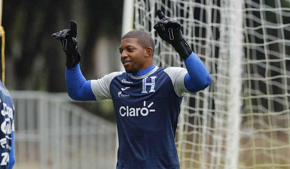 Buba López: Es uno de los jugadores de experiencia y será el portero titular en el duelo Honduras vs México.