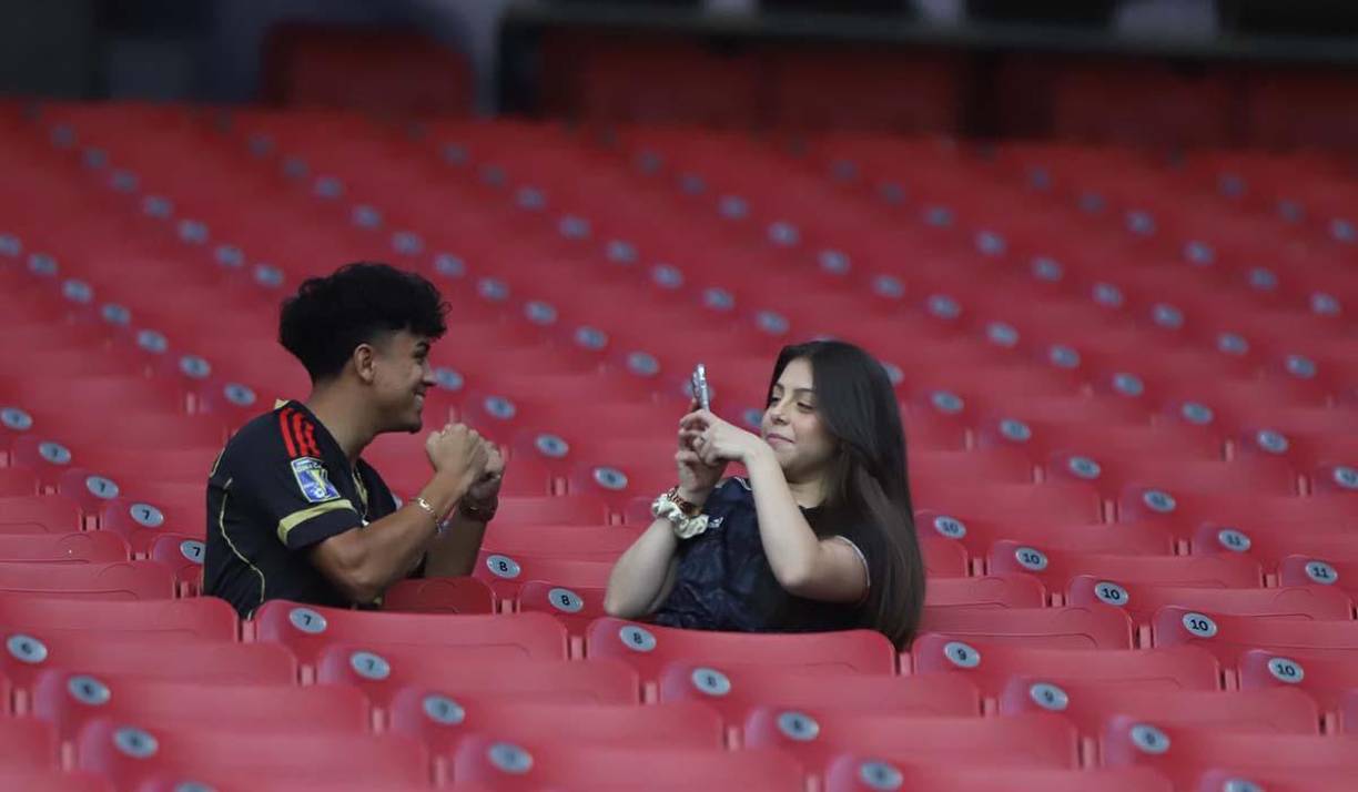 Seguridad, bellezas y petición: El curioso ambiente del Honduras- Qatar