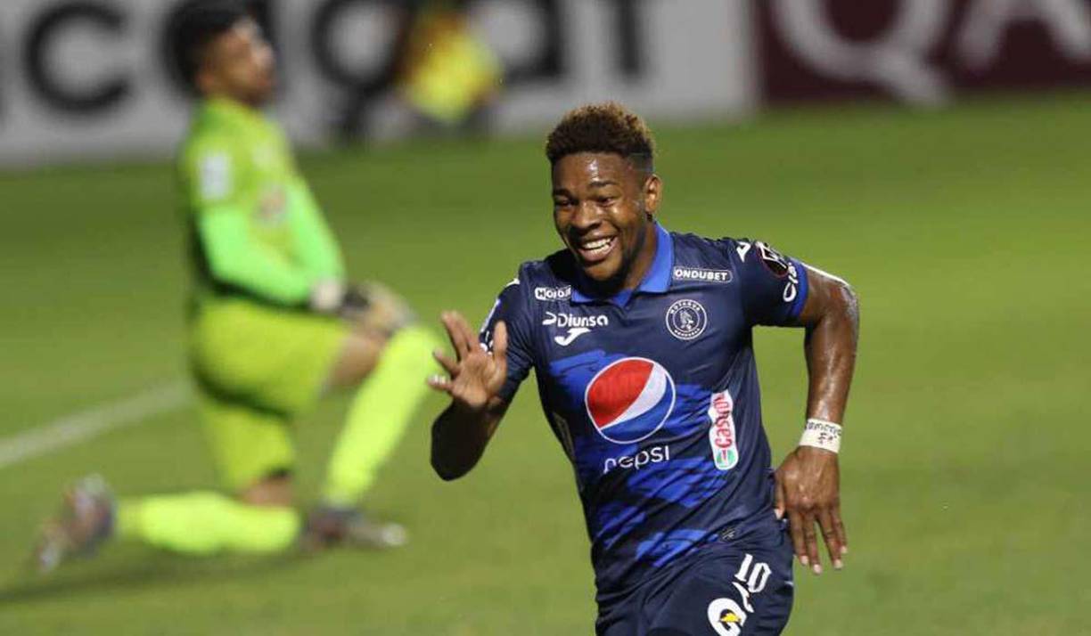 Yeison Mejía fue la figura del partido ya que marcó los dos goles que le dieron la victoria al Motagua ante San Miguelito de Panamá.