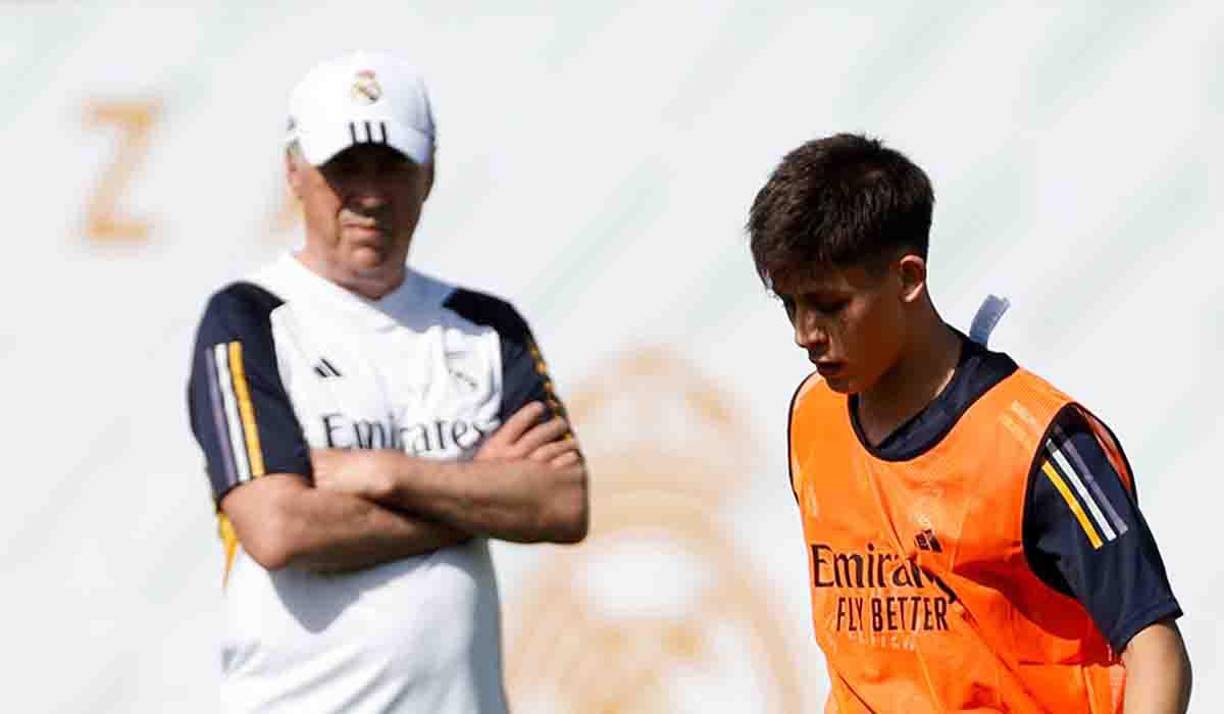 El volante turco Arda Güler fue la cuarta novedad en el primer día de pretemporada del Real Madrid. El chico ya suda la camiseta del cuadro blanco.