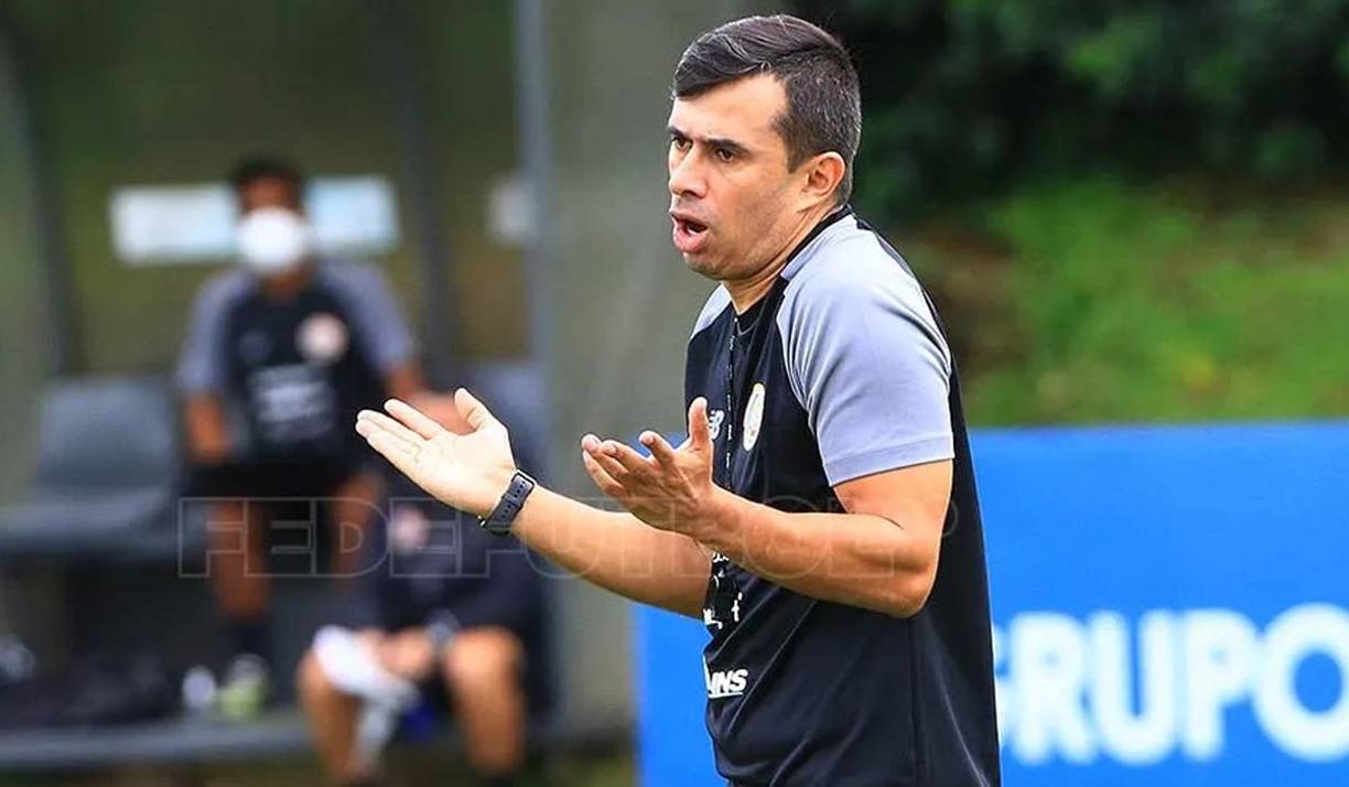 Jhon Jairo Bodmer: Colombiano ha dirigido en su país al Expreso Rojo, Jaguares y Real Soacha.. Es otro candidato para llegar al banquillo del Motagua.