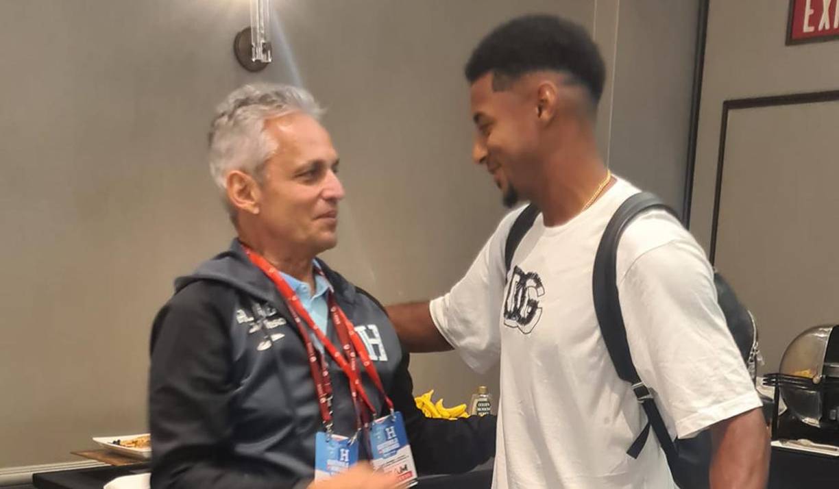 Cabe mencionar que Antony Lozano se unió el domingo a la selección de Honduras y fue recibido con mucho cariño por el seleccionador Reinaldo Rueda.