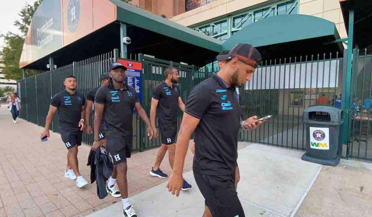Mauricio Dubón contó que el primer jugador de la Selección de Honduras que le pidió que lo invitara a uno de sus partidos fue Albert Elis.