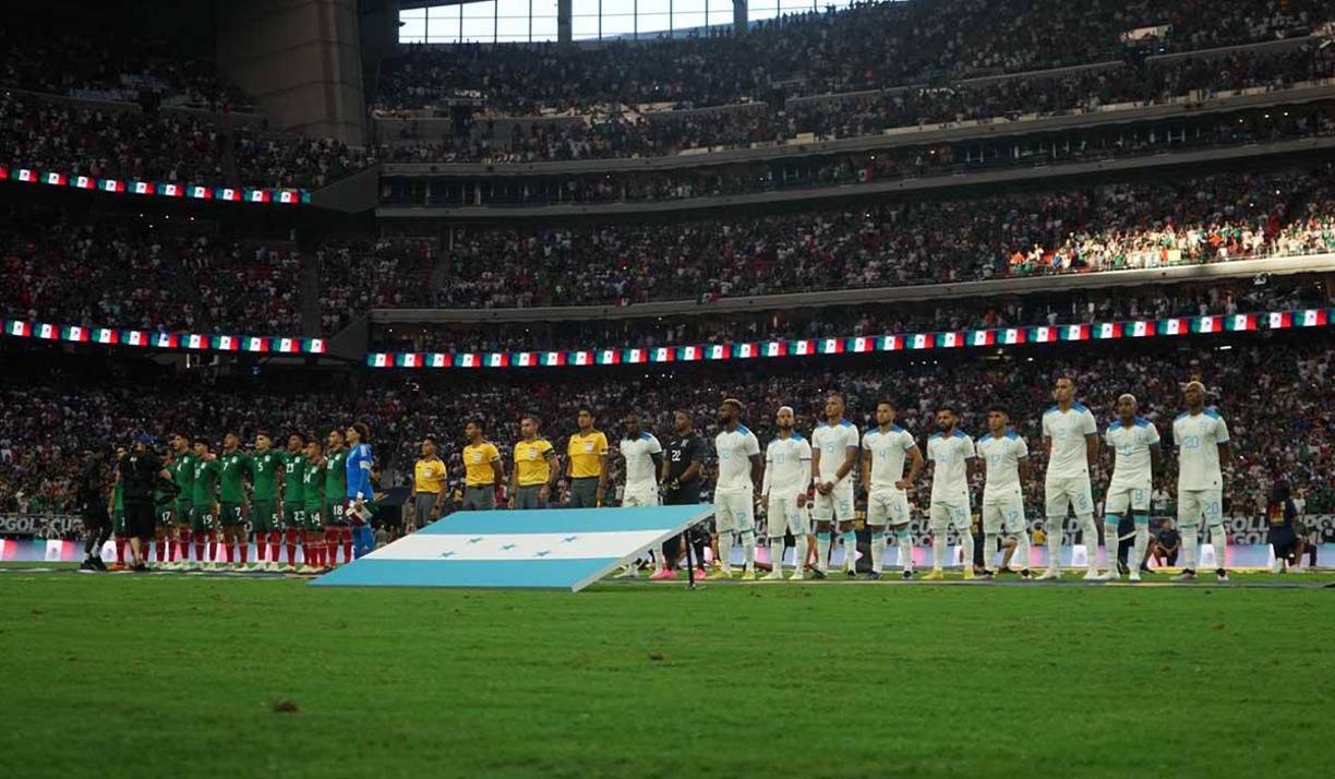 Las otras imágenes que no se han visto de la paliza de 4-0 sufrido por la selección de Honduras ante México por la Copa Oro 2023. Muchos quedaron cabizbajos, pero un futbolista fue el que más sufrió.