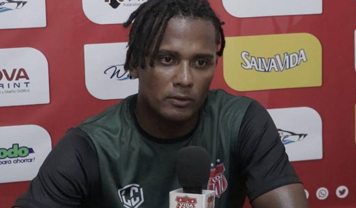 Ever Alvarado: El defensor hondureño se marchó del club cocotero y fue fichado por el Municipal Limeño de El Salvador. Es nuevo legionario.