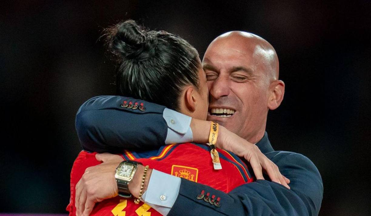 ¿Qué dijo exactamente Luis Rubiales a Jennifer Hermoso antes de darle un beso en los labios en la final del Mundial? Esa interrogante ha sido revelada en las últimas horas. 