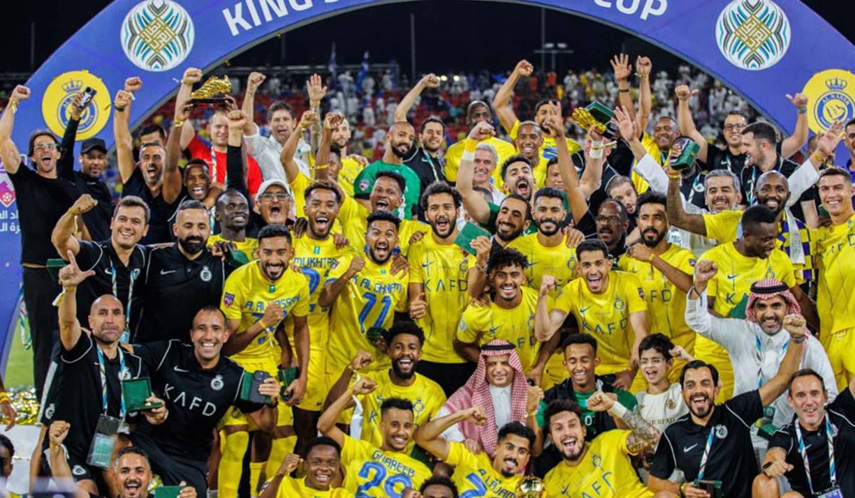  Dos goles,uno en la prórroga, de Cristiano Ronaldo hicieron realidad este sábado el sueño del Al Nassr: levantar por primera vez la Copa Árabe de Clubes, después de que el conjunto saudí se impusiera por 1-2 en un partido eléctrico al Al Hilal.