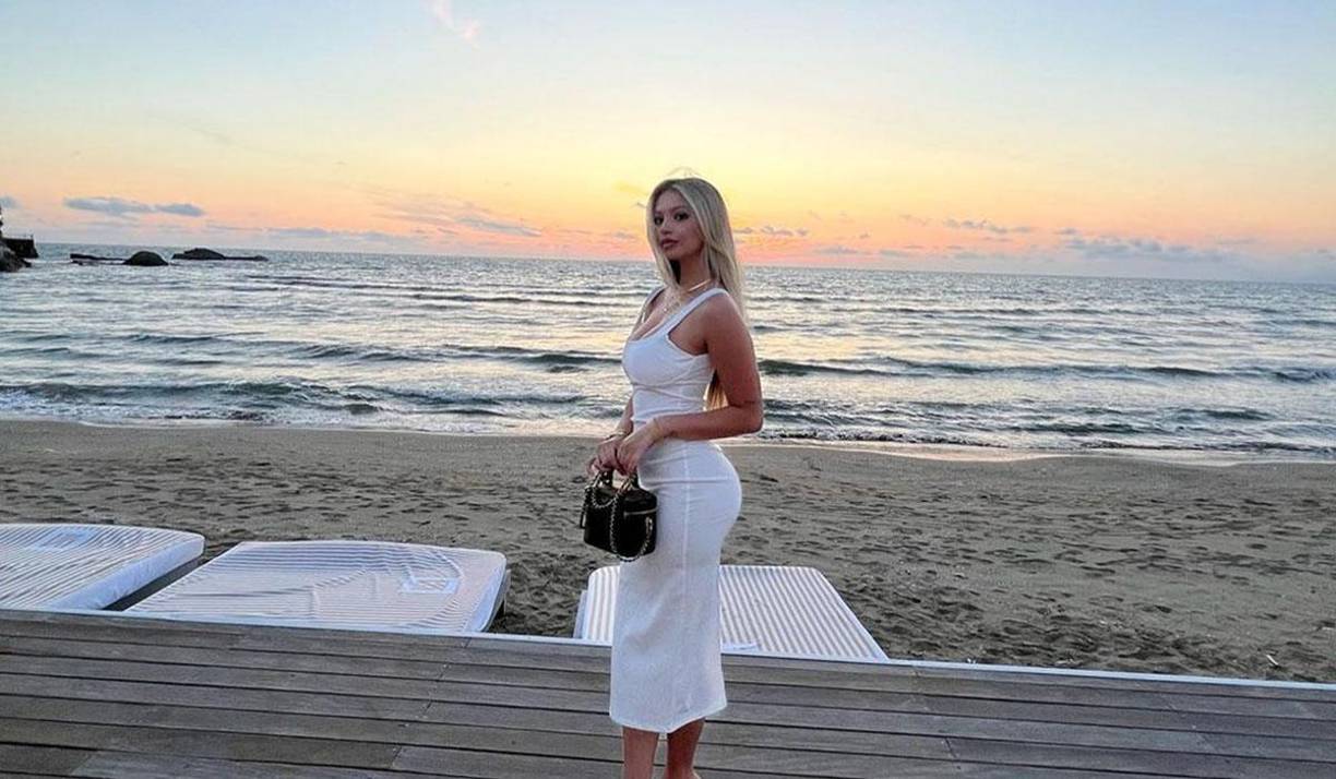 Valentina Cozzolino es el nombre de la linda chica italiana conquistada por futbolista hondureño.