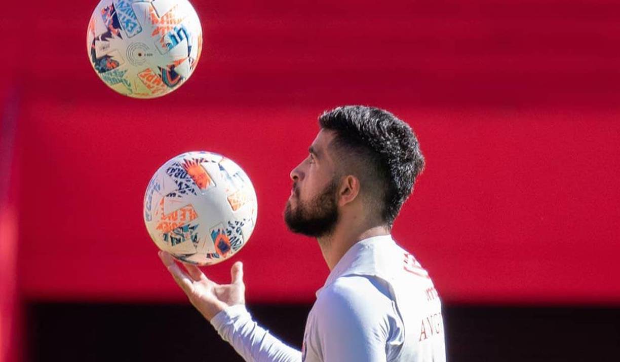 Gómez, oriundo de Granadero Baigorria, Santa Fe, llegó a River en enero de 2022 procedente de Argentinos juniors, a cambio de 1.500.000 dólares por el 70% de su ficha.