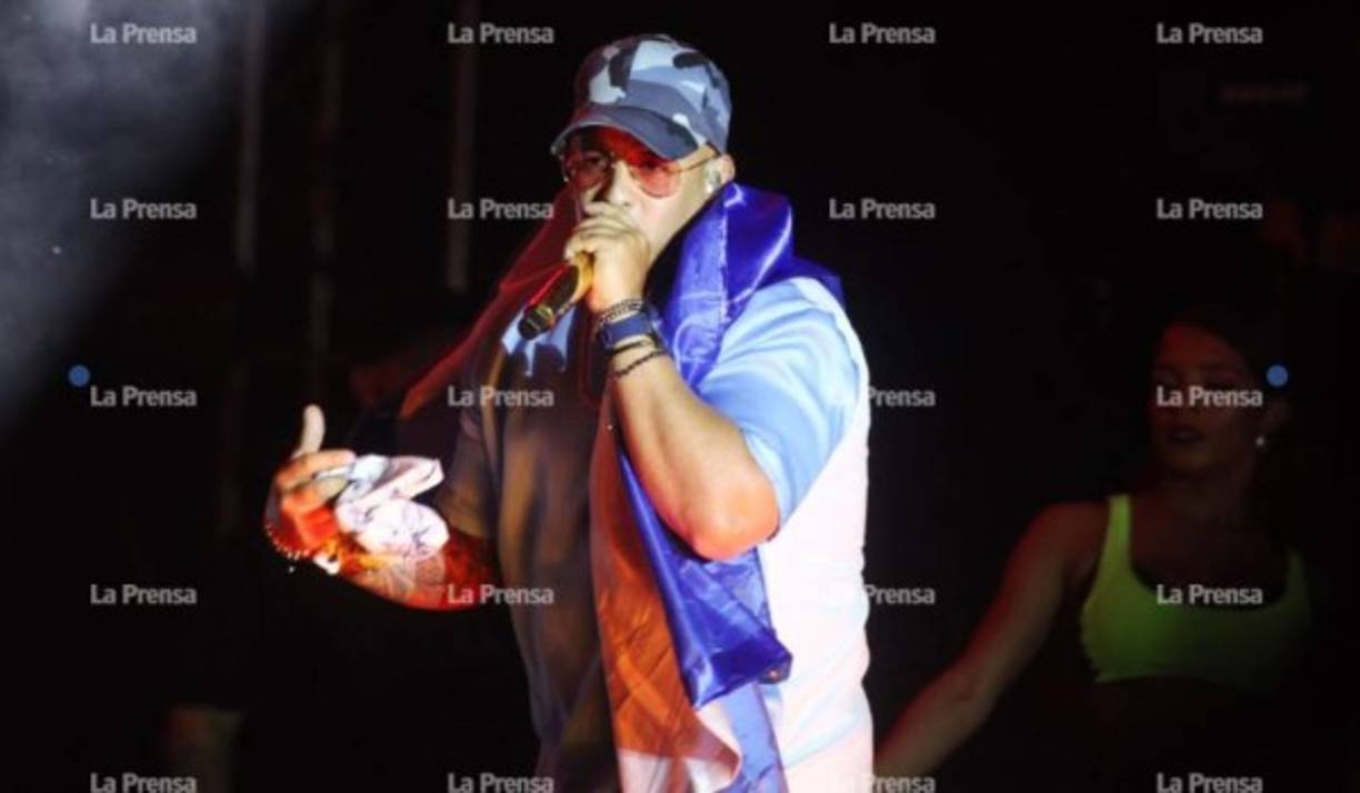 En el concierto que duró una hora y media, Yankee cantó sus mejores éxitos.