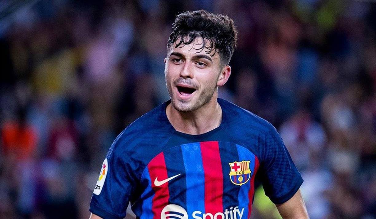 Según el portal PSG Community, Luis Enrique le ha pedido al París Saint Germain que fichen a Pedri. El asturiano ya lo tuvo a sus órdenes en la ‘Roja’. Sin embargo, el jugador no piensa moverse del club culé. 