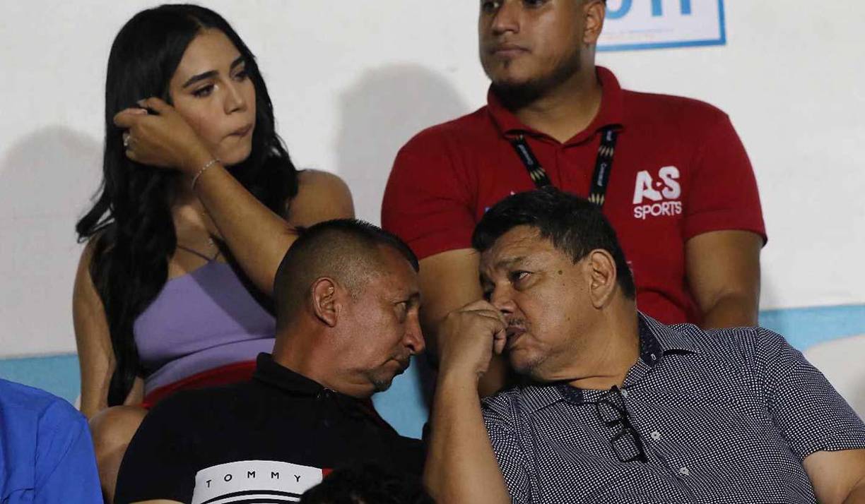 El DT y presidente de los Potros llegaron a presenciar en directo al Motagua.