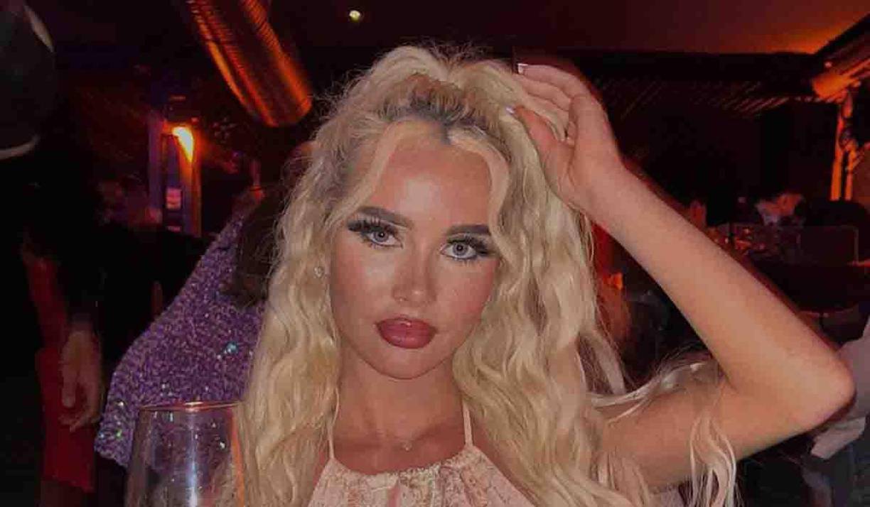 La joven de 22 años se hizo cargo de las acusaciones que pesan en su contra. Estará obligada a cumplir con 200 horas de trabajo comunitario y tendrá que hacer una rehabilitación de 30 días.