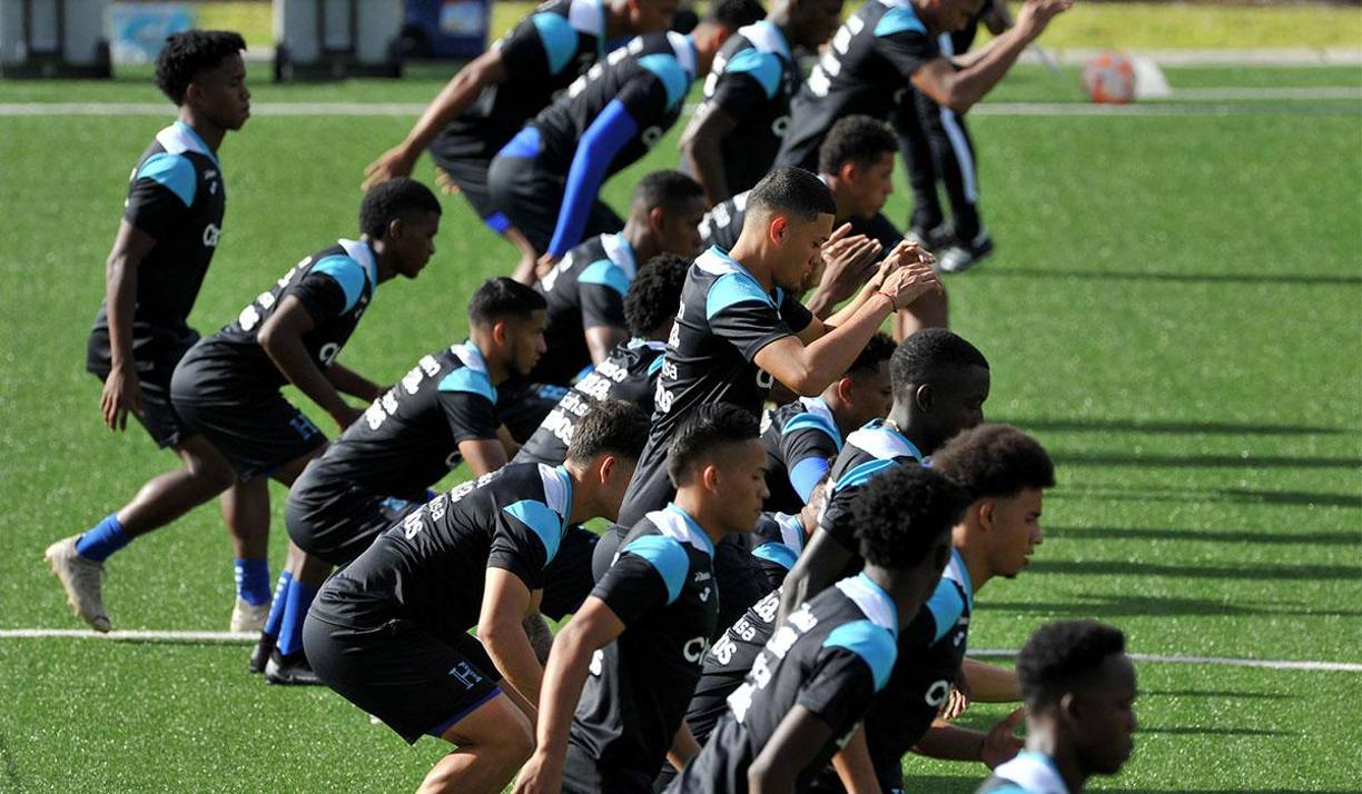 Hay otros jóvenes como Giancarlo Sacaza del Motagua, los olimpistas Félix García, Raúl García y el delantero isleño Demetri Gordon que han sido llamados.