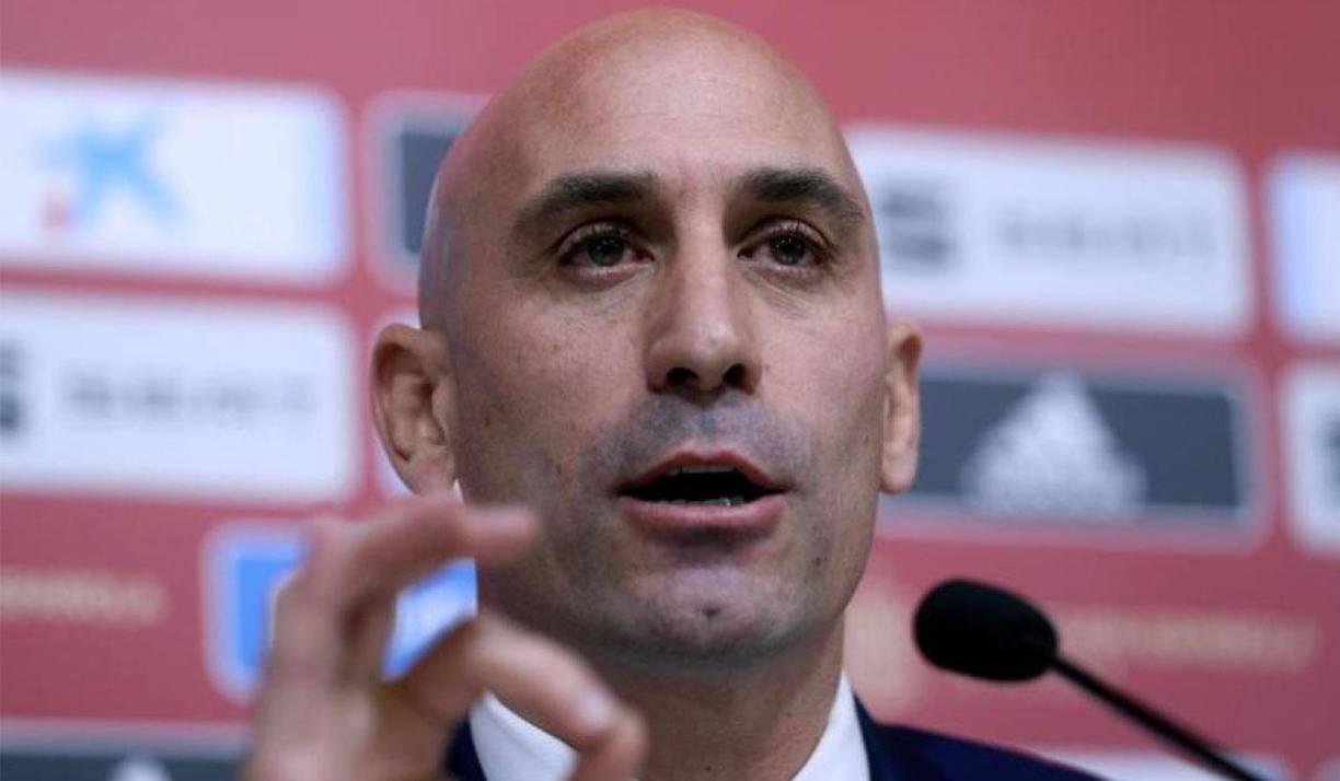 Rubiales admitió que está “apenado porque ante el mayor éxito” de la “historia en el fútbol femenino y uno de los mayores en general, ya es la segunda Copa del Mundo”, “esto haya empañado en cierto modo la celebración”.