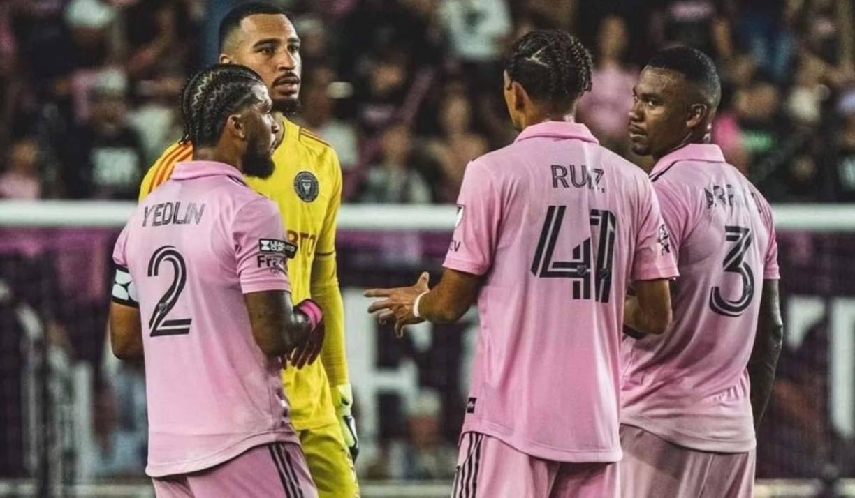 El hondureño David Ruiz tuvo participación ya que ingresó a los 71 minutos.